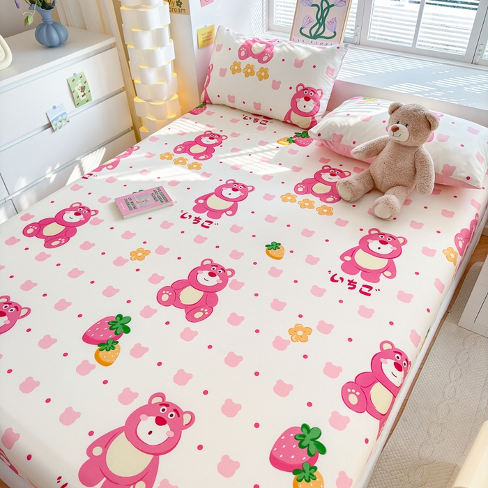 91家纺网 家纺一手货源 找家纺 清雅福 2024新款全棉13372小清新单床笠 开心草莓熊