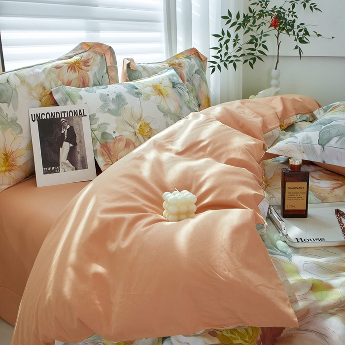 91家纺网 家纺一手货源 找家纺 启航家居 2025春夏全棉铂金棉数码印花四件套 花的旅途桔