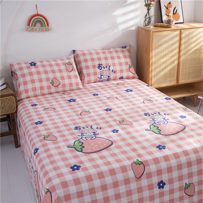 91家纺网 家纺一手货源 找家纺 棉乐町家居 2025新款爆款印花老粗布床单系列 格子草莓-粉