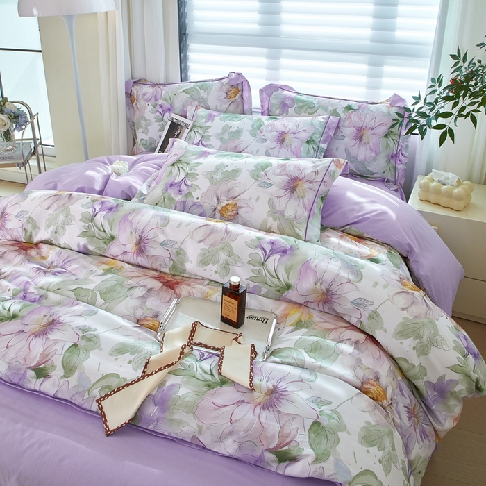 91家纺网 家纺一手货源 找家纺 启航家居 2025春夏全棉铂金棉数码印花四件套 花的旅途紫