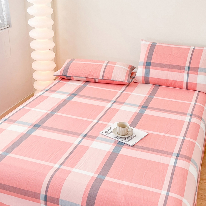 91家纺网 家纺一手货源 找家纺 棉乐町家居 2025新款爆款印花老粗布床单系列 格恋情怀-粉