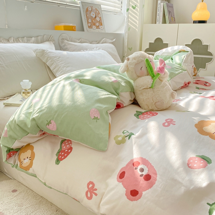 91家纺网 家纺一手货源 找家纺 朵安家纺 2024新款12868全棉单被套系列 草莓熊