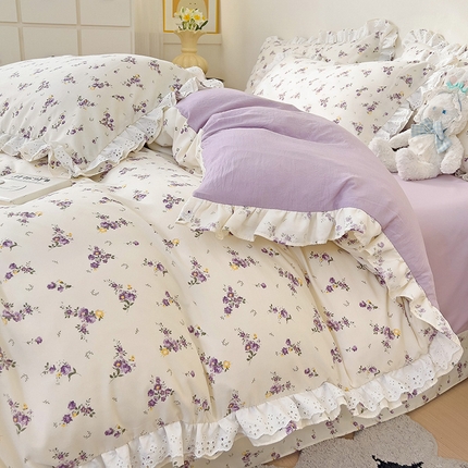 91家纺网 家纺一手货源 找家纺 富米莱（原臻工厂） 舒适亲肤臻云朵棉水洗棉韩国ins小碎花花边款四件套 韵彩紫