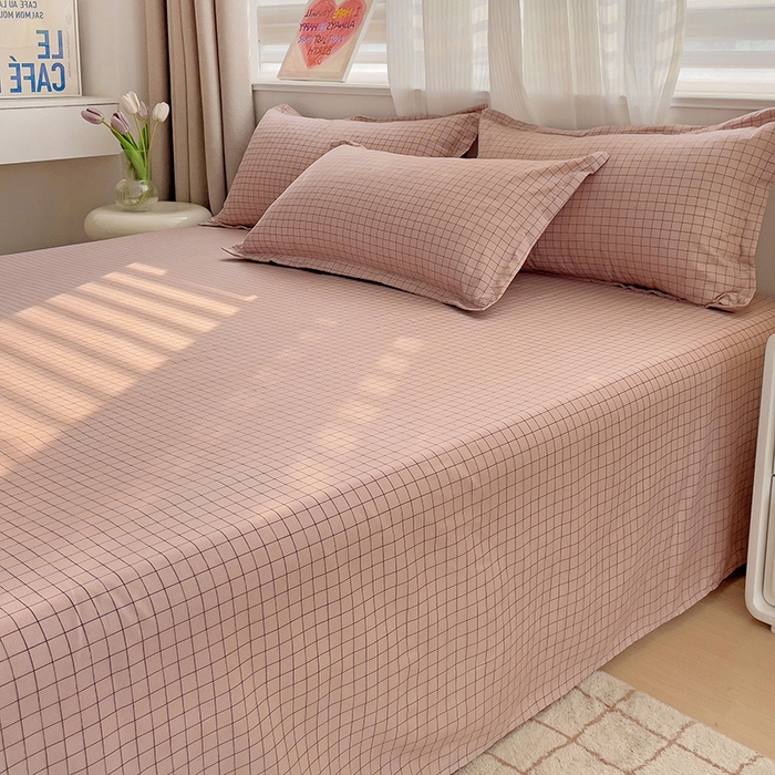 91家纺网 家纺一手货源 找家纺 楠沐家纺  2025年新款亲肤水洗棉芦荟棉印花床单系列 小粉格