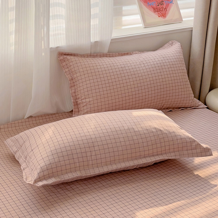 91家纺网 家纺一手货源 找家纺 楠沐家纺  2025年新款亲肤水洗棉芦荟棉印花床单系列 小粉格