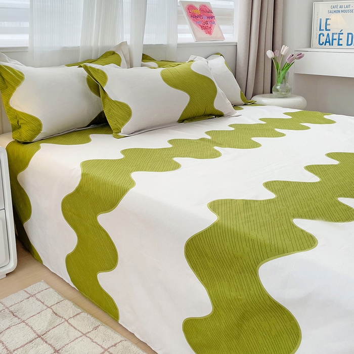 91家纺网 家纺一手货源 找家纺 楠沐家纺  2025年新款亲肤水洗棉芦荟棉印花床单系列 波浪纹-绿