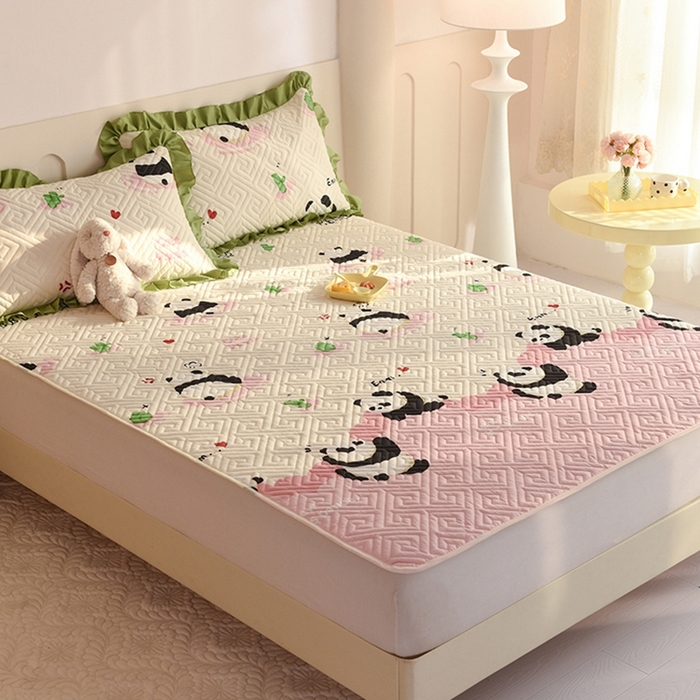 91家纺网 家纺一手货源 找家纺 美达家纺 2025新款A类全棉夹棉系列床垫床护垫  熊猫乐园-粉