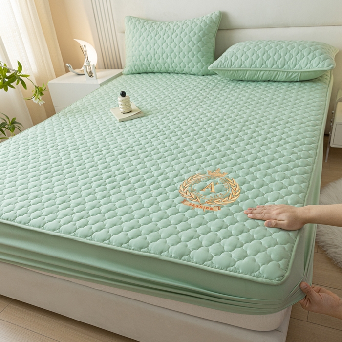 91家纺网 家纺一手货源 找家纺 卡伦 2025新款夹棉床笠烫画系列 皇冠-绿