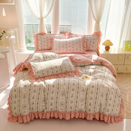 91家纺网 家纺一手货源 找家纺 慕梵家居 2024新款泡泡纱花边款四件套 花边款-英伦熊
