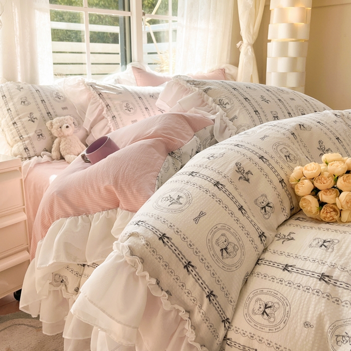 91家纺网 家纺一手货源 找家纺 慕澄 2024新款时尚印花泡泡棉花边四件套 英伦熊