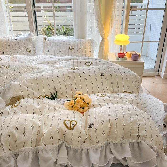 91家纺网 家纺一手货源 找家纺 慕澄 2024新款时尚印花泡泡棉花边四件套 星觅