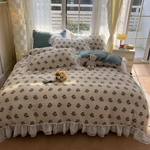 91家纺网 家纺一手货源 找家纺 慕澄 2024新款时尚印花泡泡棉花边四件套 晴朗
