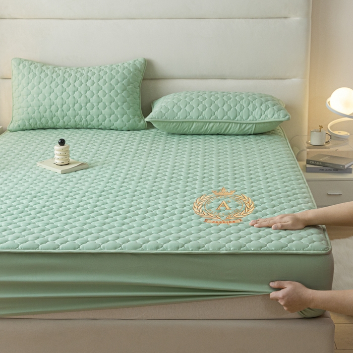 91家纺网 家纺一手货源 找家纺 卡伦 2025新款夹棉床笠烫画系列 皇冠-绿