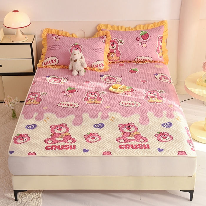 91家纺网 家纺一手货源 找家纺 美达家纺 2025新款A类全棉夹棉系列床垫床护垫  草莓熊宝