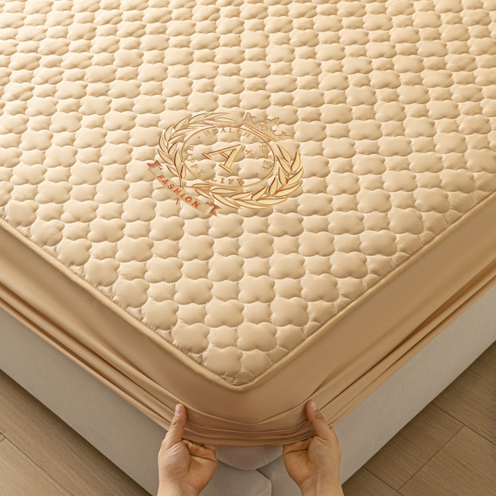 91家纺网 家纺一手货源 找家纺 卡伦 2025新款夹棉床笠烫画系列 皇冠-驼