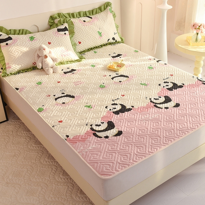 91家纺网 家纺一手货源 找家纺 美达家纺 2025新款A类全棉夹棉系列床垫床护垫  熊猫乐园-粉