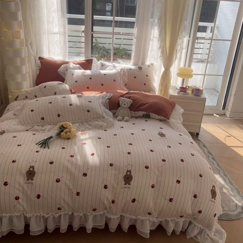 91家纺网 家纺一手货源 找家纺 慕澄 2024新款时尚印花泡泡棉花边四件套 车厘子