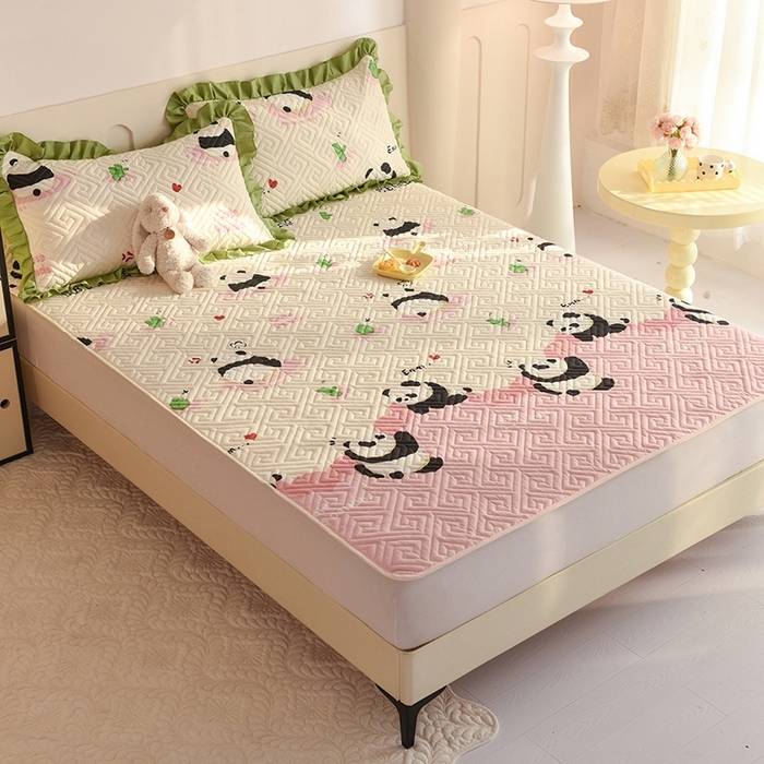 91家纺网 家纺一手货源 找家纺 美达家纺 2025新款A类全棉夹棉系列床垫床护垫  熊猫乐园-粉