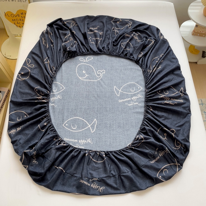 91家纺网 家纺一手货源 找家纺  楠沐家纺 2026新款印花亲肤芦荟棉水洗棉床笠 小鲸鱼