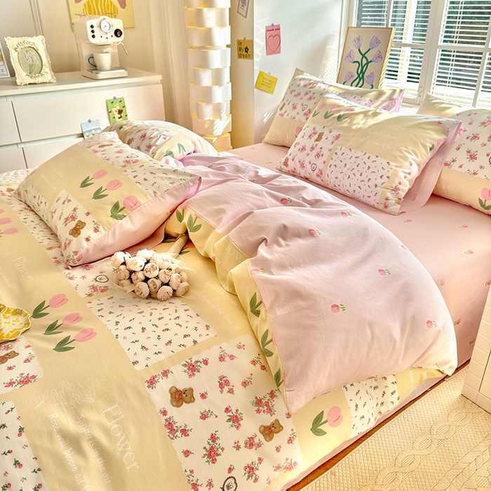 91家纺网 家纺一手货源 找家纺 沐棉家居 2024新款小清新全棉13372印花单被套 温馨小熊