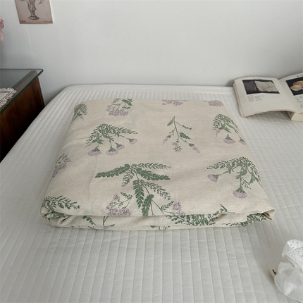91家纺网 家纺一手货源 找家纺 恋恋三季 2024新款40支13372全棉斜纹印花被套-第一批  小野茶子