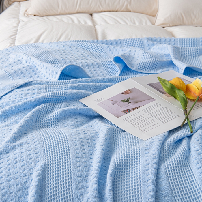 91家纺网 家纺一手货源 找家纺 雯雨家纺 2024老式怀旧A类纯棉毛巾被 蜂窝浅蓝