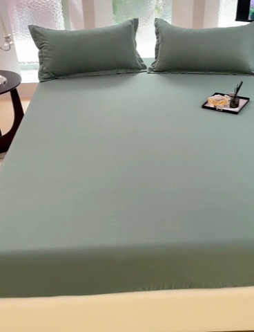 91家纺网 家纺一手货源 找家纺  楠沐家纺 2025新款纯色亲肤芦荟棉水洗棉床笠 军绿
