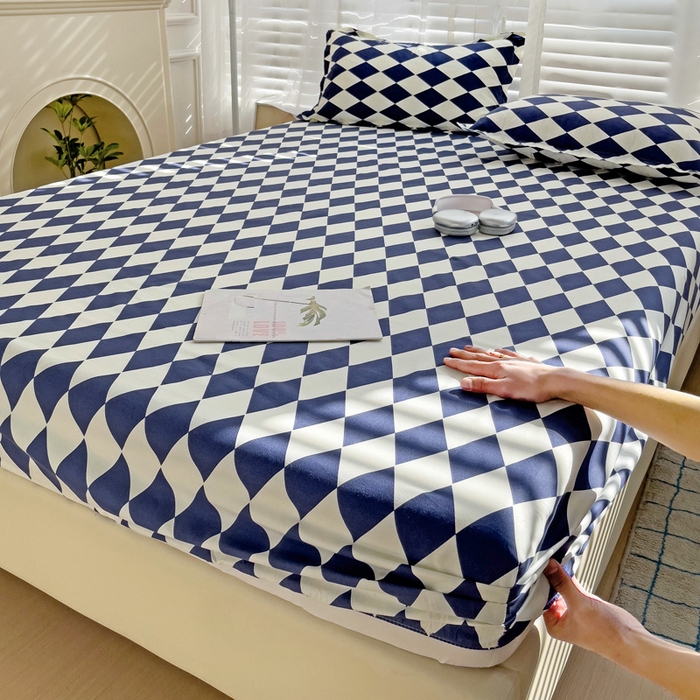 91家纺网 家纺一手货源 找家纺  楠沐家纺 2025新款印花亲肤芦荟棉水洗棉床笠 克莱因蓝