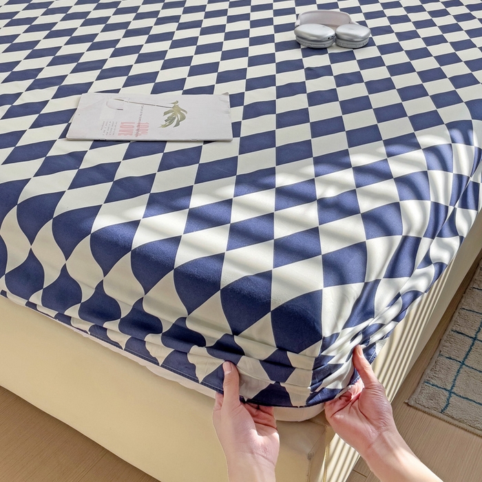 91家纺网 家纺一手货源 找家纺  楠沐家纺 2025新款印花亲肤芦荟棉水洗棉床笠 克莱因蓝