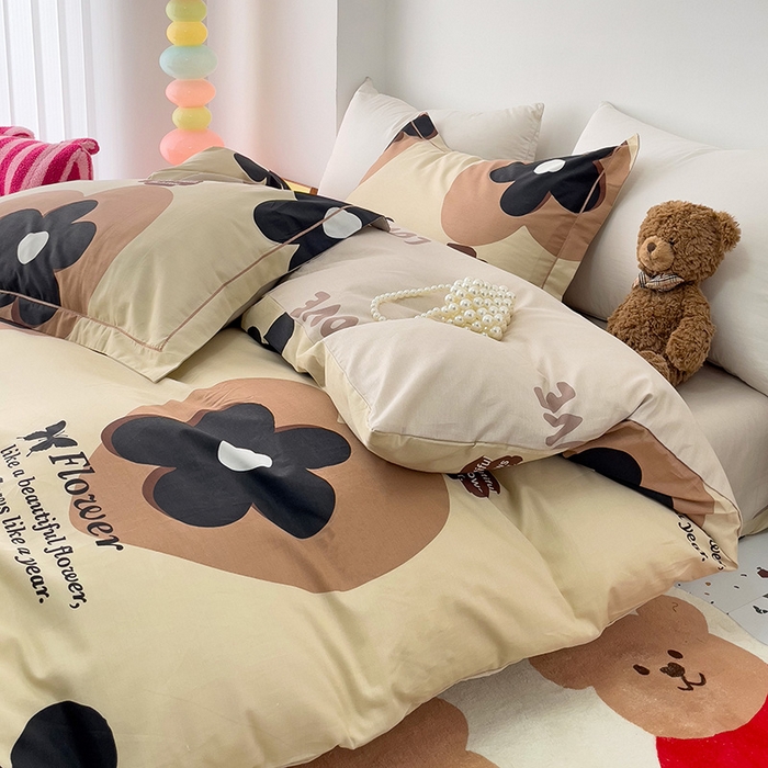 91家纺网 家纺一手货源 找家纺 乐童 2024新款直播爆款13070纯棉印花吊边款一字绣四件套 夜魅