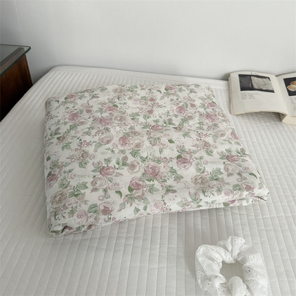 91家纺网 家纺一手货源 找家纺 恋恋三季 2024新款40支13372全棉斜纹印花被套-第一批  浪漫满屋