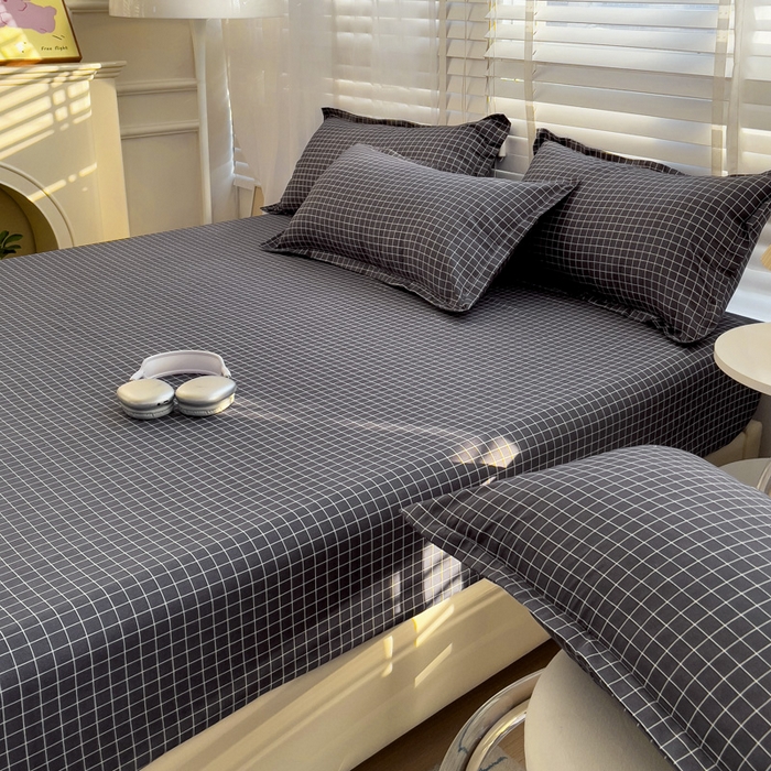 91家纺网 家纺一手货源 找家纺  楠沐家纺 2025新款印花亲肤芦荟棉水洗棉床笠 小黑格