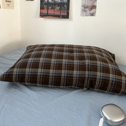 91家纺网 家纺一手货源 找家纺 恋恋三季 2024新款色织水洗棉美拉德格子风四件套-赫尔学院单枕套 赫尔学院格子