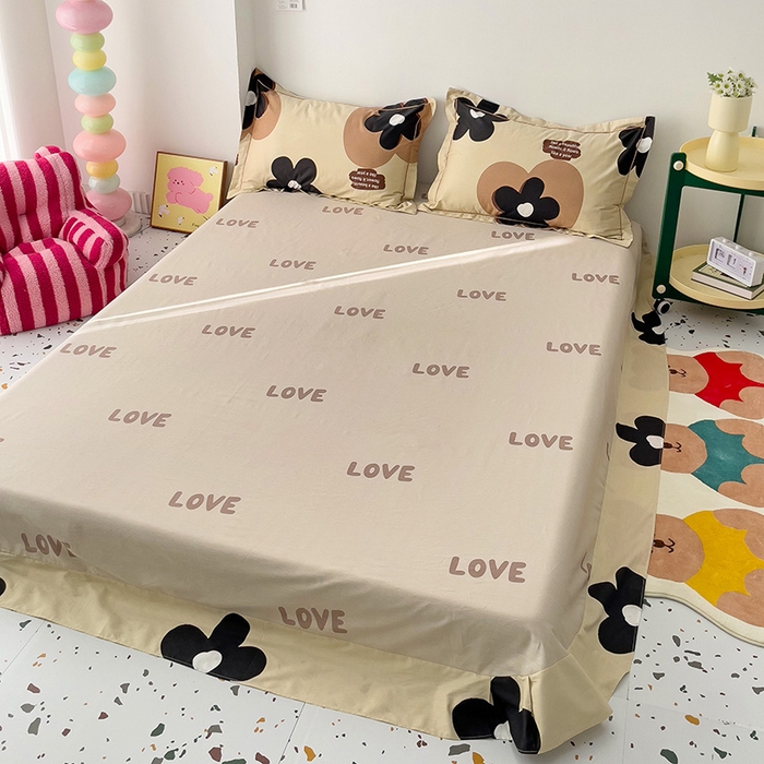 91家纺网 家纺一手货源 找家纺 乐童 2024新款直播爆款13070纯棉印花吊边款一字绣四件套 夜魅