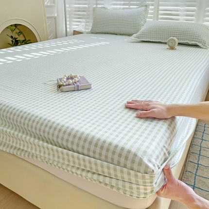 91家纺网 家纺一手货源 找家纺  楠沐家纺 2025新款印花亲肤芦荟棉水洗棉床笠 小绿格