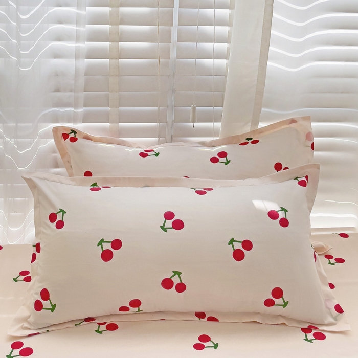 91家纺网 家纺一手货源 找家纺  楠沐家纺 2025新款印花亲肤芦荟棉水洗棉床笠 小樱桃