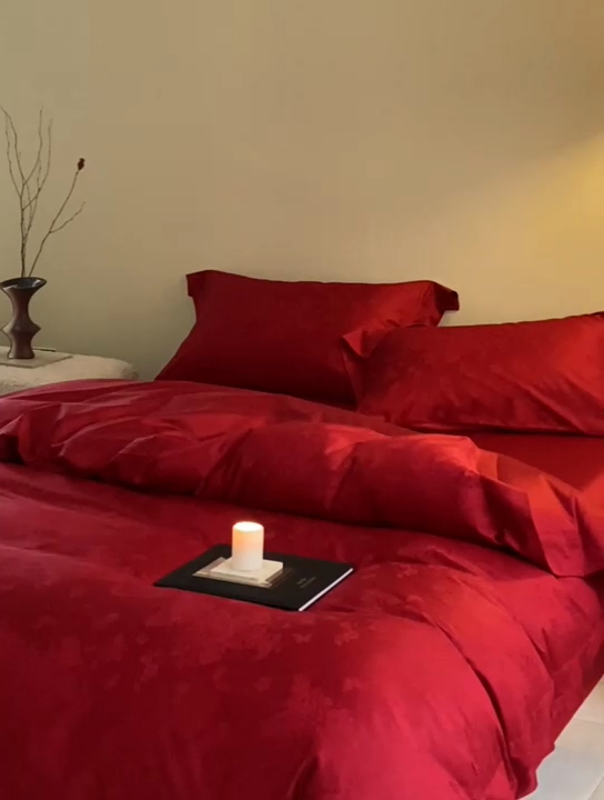 91家纺网 家纺一手货源 找家纺 （总）云胡 2024新款50s双股长绒棉四件套-蝶恋佳人红