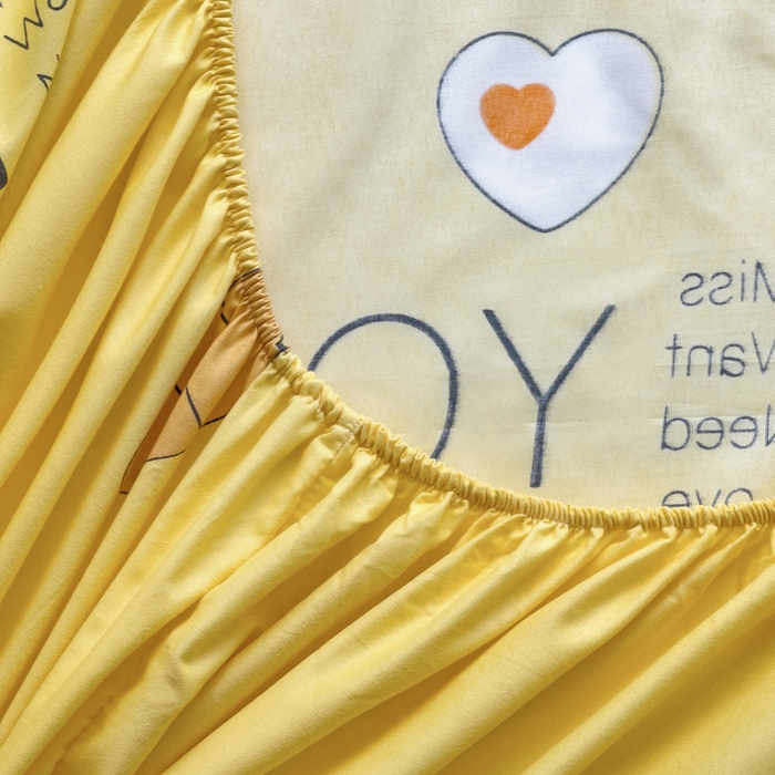 91家纺网 家纺一手货源 找家纺  楠沐家纺 2025新款印花亲肤芦荟棉水洗棉床笠 开心萝卜