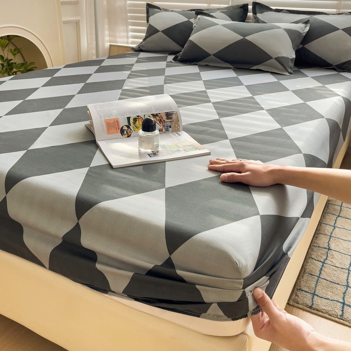 91家纺网 家纺一手货源 找家纺  楠沐家纺 2025新款印花亲肤芦荟棉水洗棉床笠 菱格灰