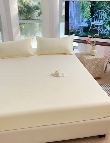 91家纺网 家纺一手货源 找家纺  楠沐家纺 2025新款纯色亲肤芦荟棉水洗棉床笠 米黄