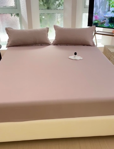 91家纺网 家纺一手货源 找家纺  楠沐家纺 2025新款纯色亲肤芦荟棉水洗棉床笠 浅驼