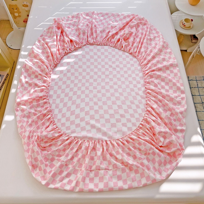 91家纺网 家纺一手货源 找家纺  楠沐家纺 2026新款印花亲肤芦荟棉水洗棉床笠 棋盘格-粉