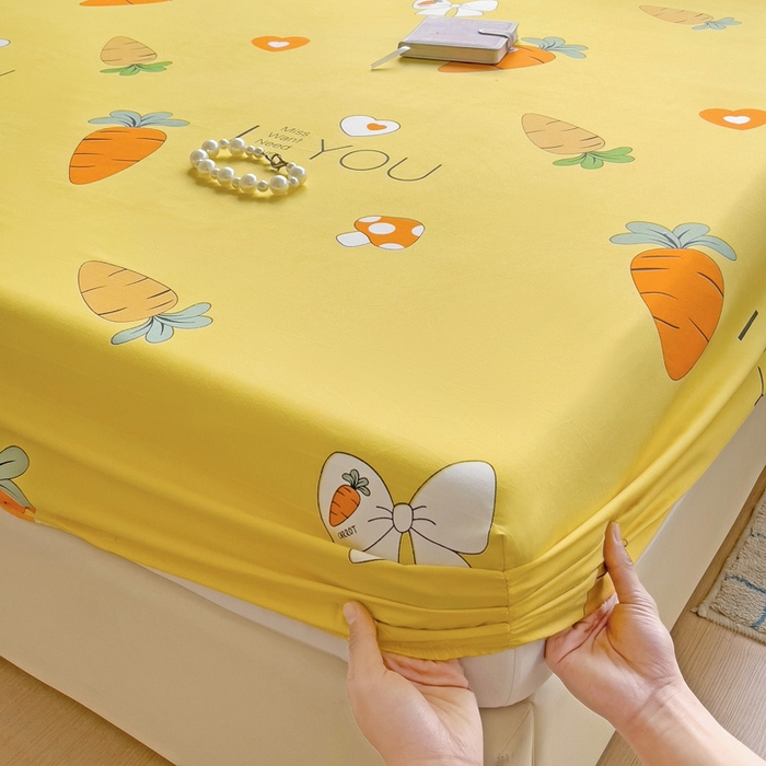 91家纺网 家纺一手货源 找家纺  楠沐家纺 2025新款印花亲肤芦荟棉水洗棉床笠 开心萝卜