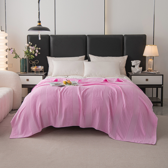 91家纺网 家纺一手货源 找家纺 雯雨家纺 2024老式怀旧A类纯棉毛巾被 蜂窝粉色