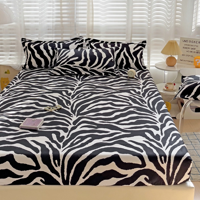 91家纺网 家纺一手货源 找家纺  楠沐家纺 2025新款印花亲肤芦荟棉水洗棉床笠 斑马