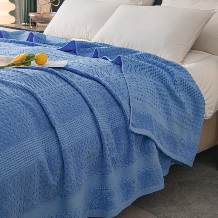 91家纺网 家纺一手货源 找家纺 雯雨家纺 2024老式怀旧A类纯棉毛巾被 蜂窝深蓝