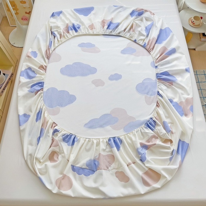 91家纺网 家纺一手货源 找家纺  楠沐家纺 2024新款印花亲肤芦荟棉水洗棉床笠 小云朵