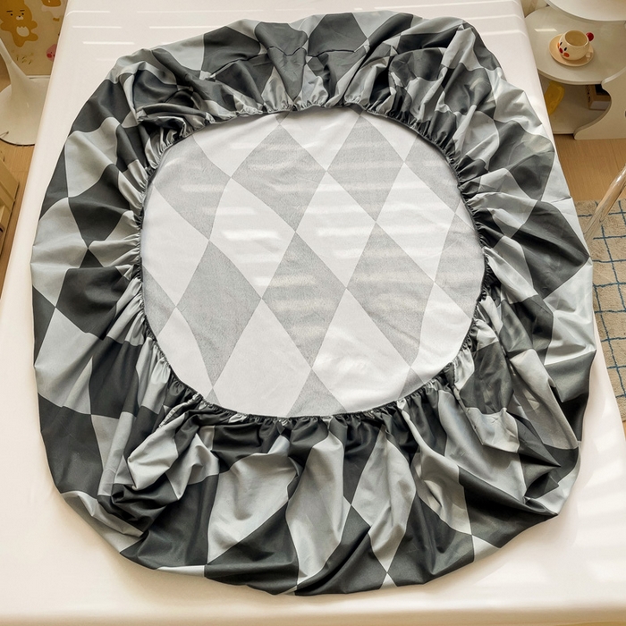 91家纺网 家纺一手货源 找家纺  楠沐家纺 2025新款印花亲肤芦荟棉水洗棉床笠 菱格灰