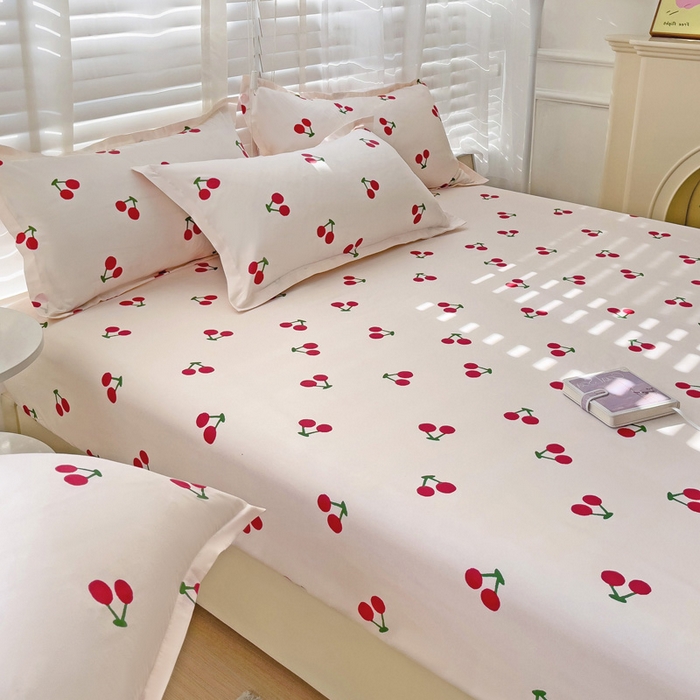 91家纺网 家纺一手货源 找家纺  楠沐家纺 2025新款印花亲肤芦荟棉水洗棉床笠 小樱桃