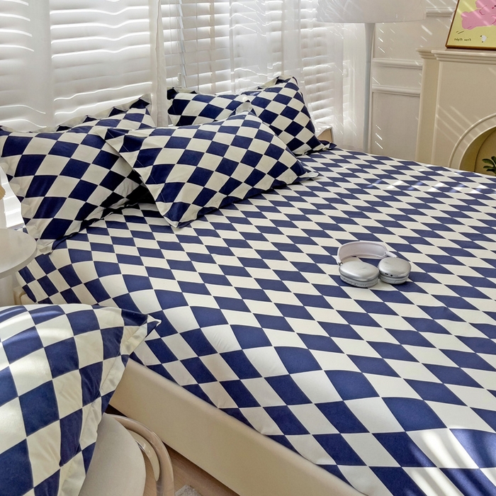 91家纺网 家纺一手货源 找家纺  楠沐家纺 2025新款印花亲肤芦荟棉水洗棉床笠 克莱因蓝